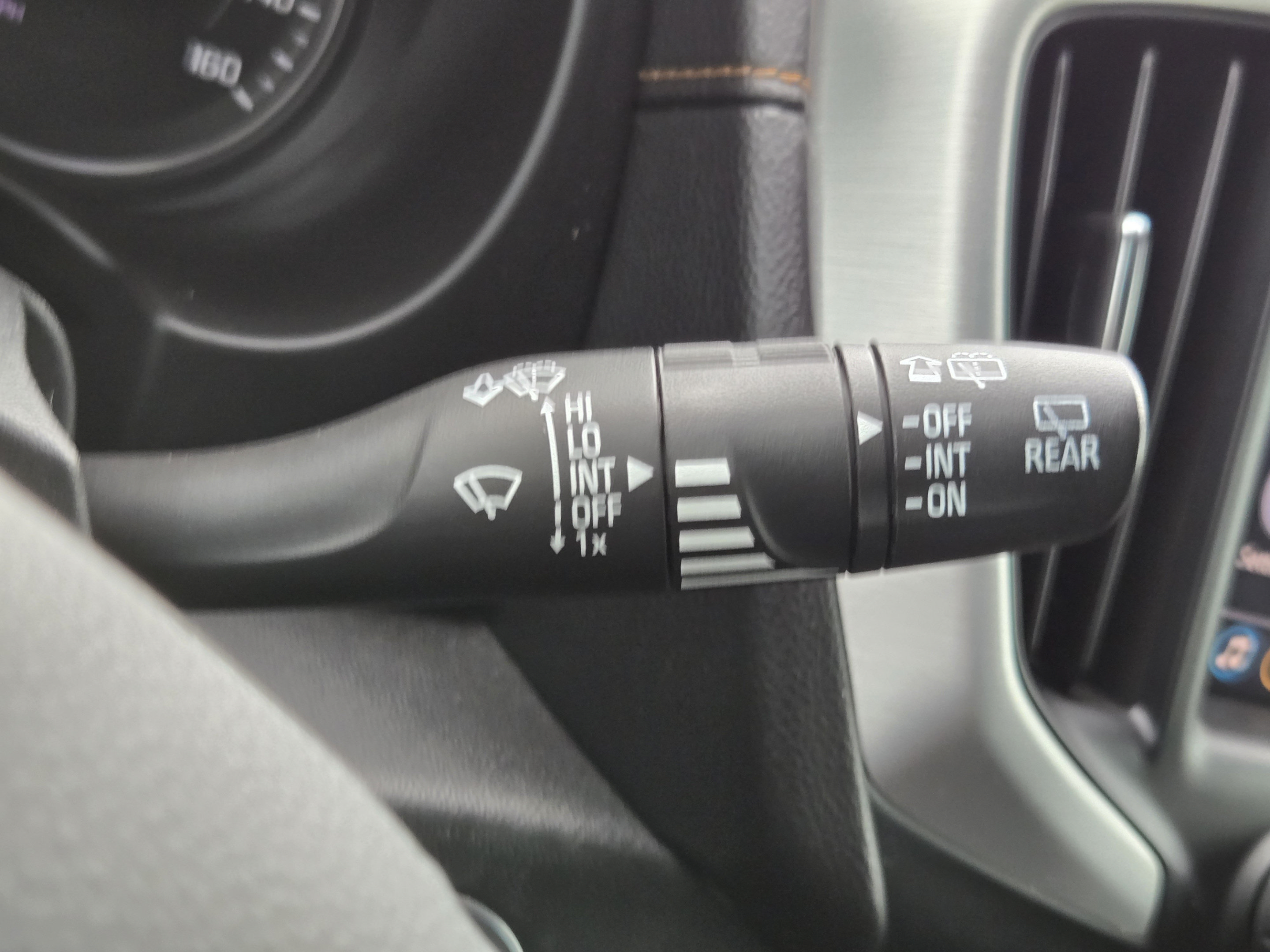Used 2020 GMC Terrain SLT w/ Preferred Package FWD image 18