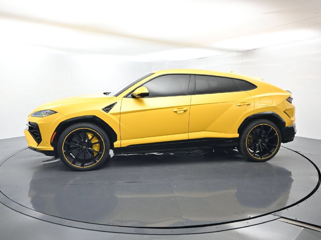 Used 2025 Lamborghini Urus SE AWD/4WD image 2