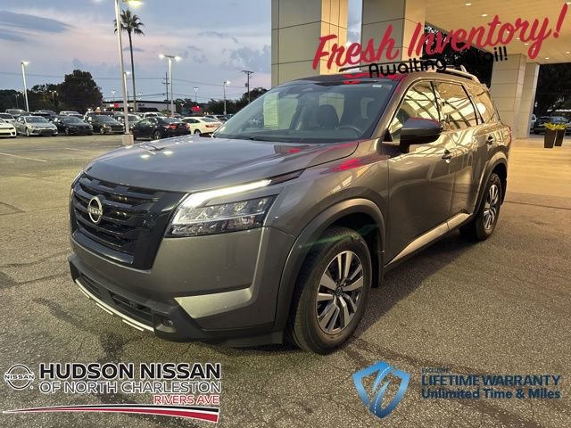 Used 2023 Nissan Pathfinder SL w/ Lighting Package (N92)
