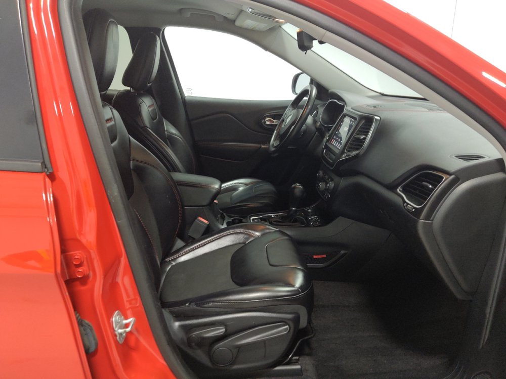Used 2019 Jeep Cherokee Trailhawk w/ Cold Weather Group AWD/4WD image 21