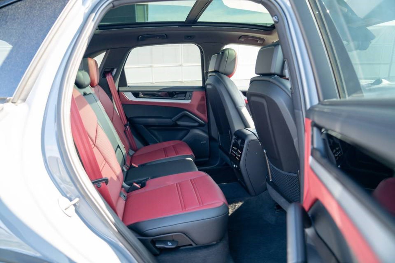 New 2026 Porsche Cayenne E-Hybrid AWD/4WD image 24
