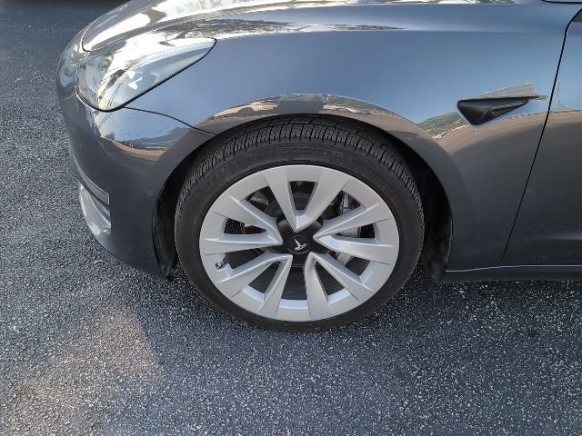 Used 2022 Tesla Model 3 Standard Range RWD image 7