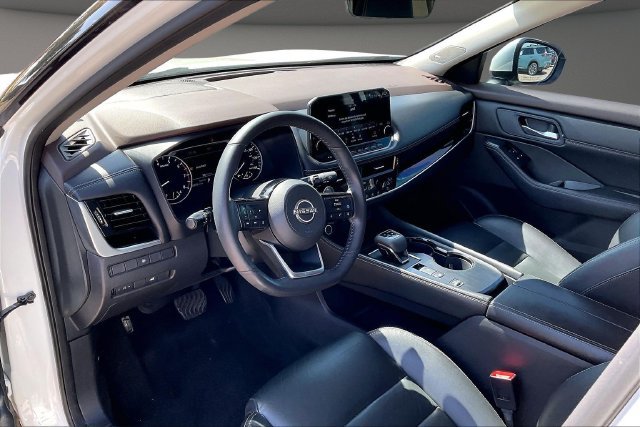 Used 2022 Nissan Rogue SL w/ SL Premium Package FWD image 12