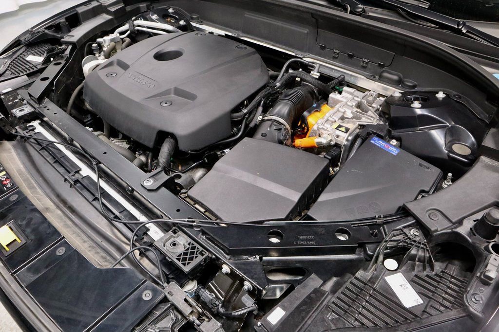 Used 2024 Volvo XC60 T8 Core image 15