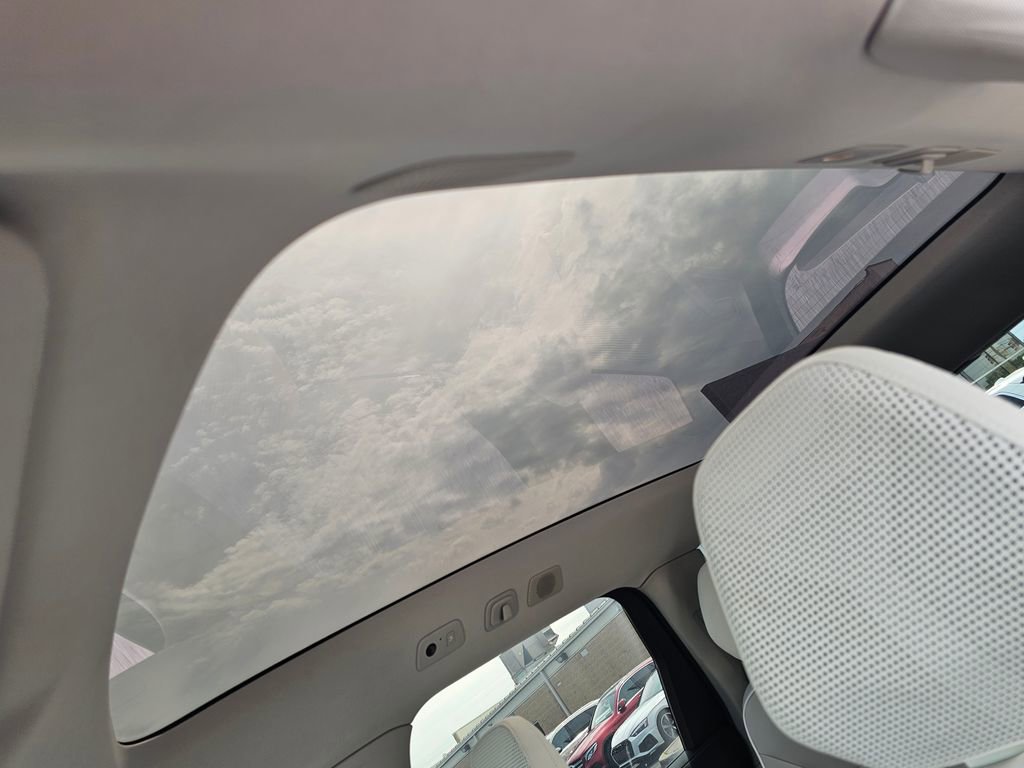 Used 2025 Volvo EX90 Ultra image 11