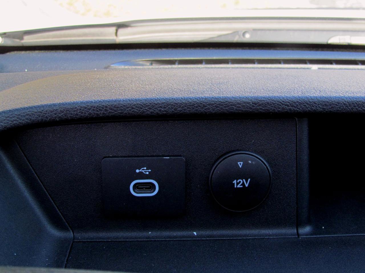 Used 2023 Ford Transit 350 XLT image 43