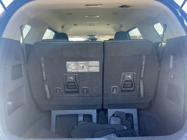 Used 2023 Kia Carnival LX FWD image 17