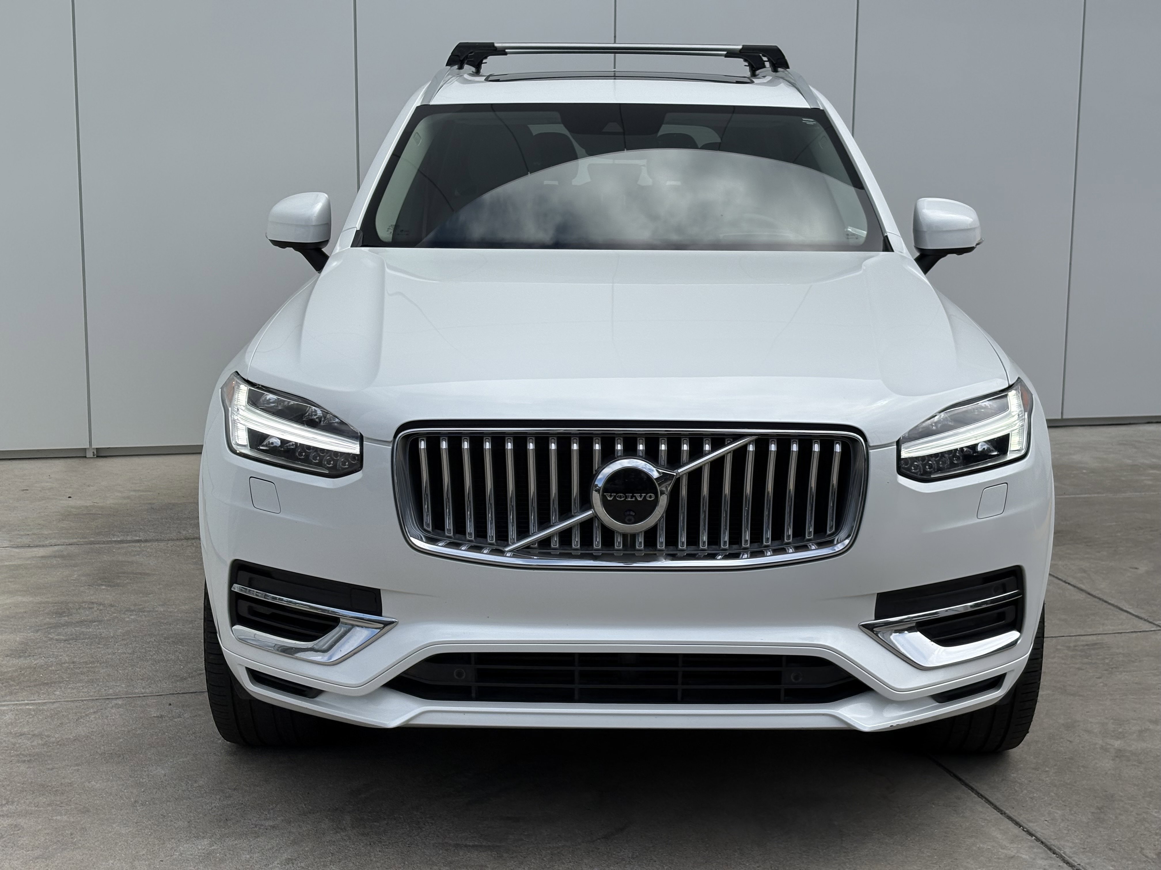 Used 2022 Volvo XC90 T8 Inscription Expression w/ Advanced Package AWD/4WD image 3