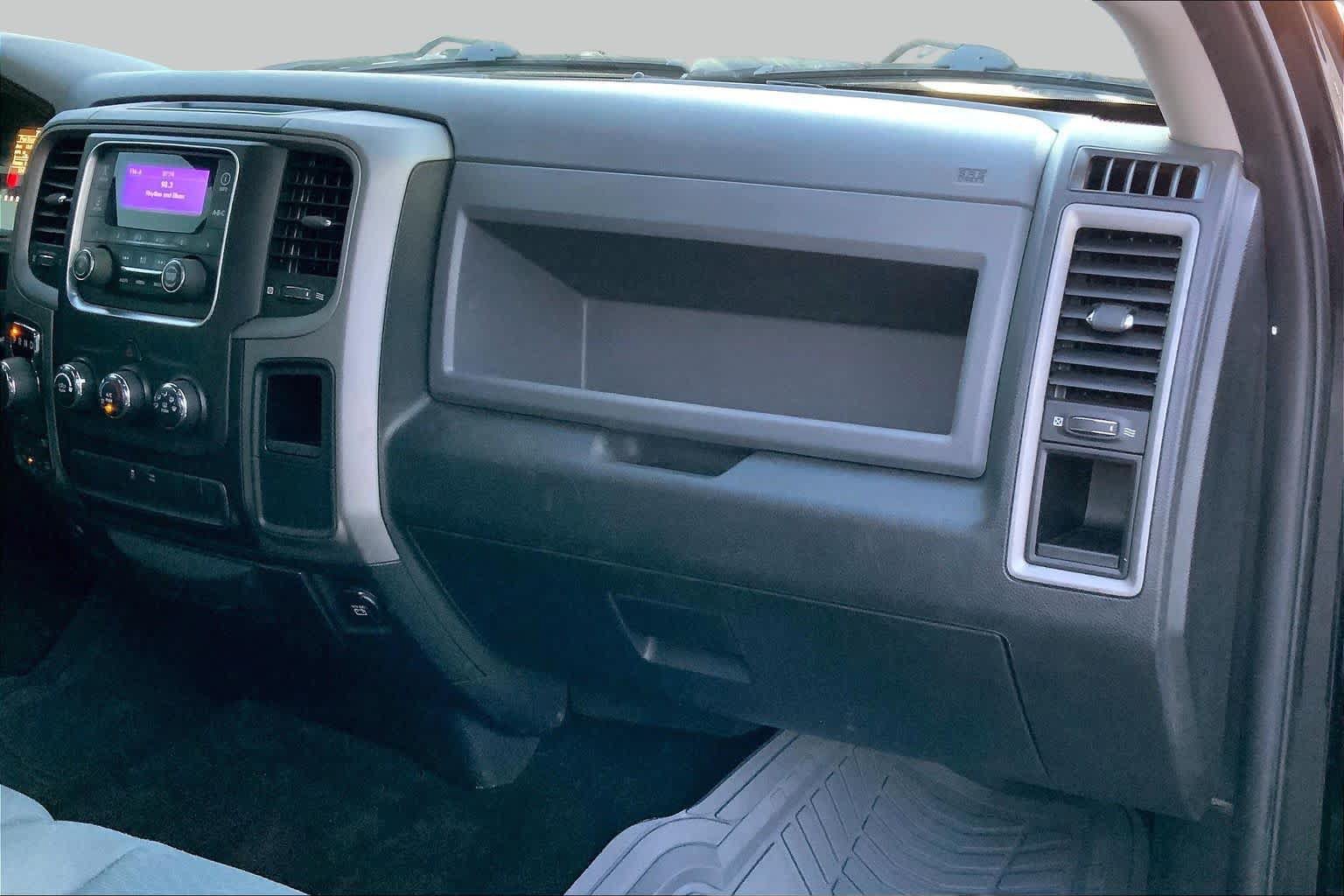 Used 2015 RAM 1500 Express AWD/4WD image 16