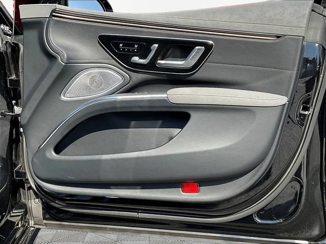 Used 2022 Mercedes-Benz EQS 580 4MATIC Sedan image 30