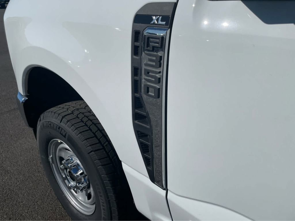 New 2026 Ford F350 XL w/ XL Chrome Package AWD/4WD image 9