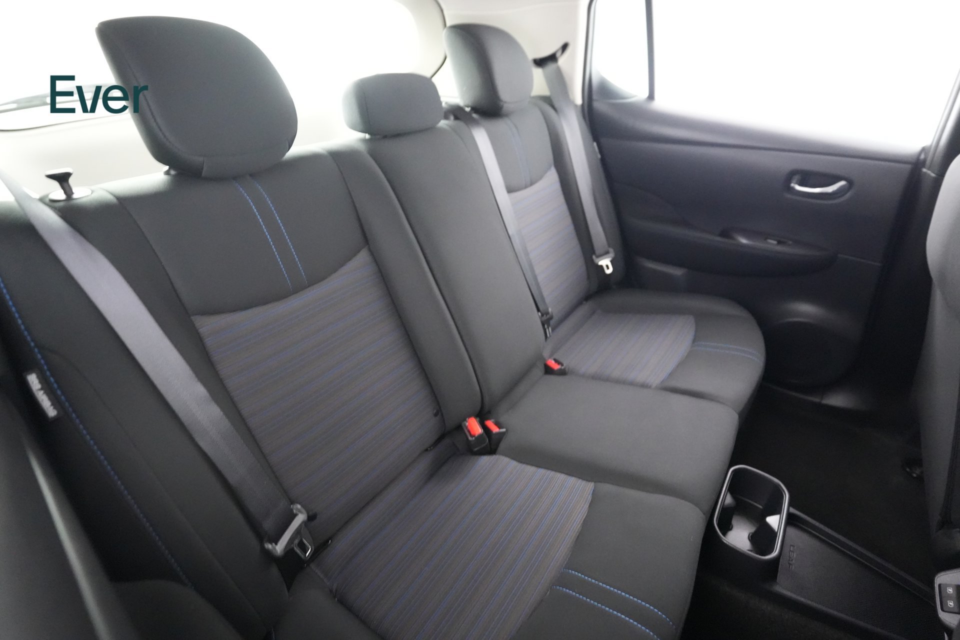 Used 2025 Nissan Leaf S FWD image 5
