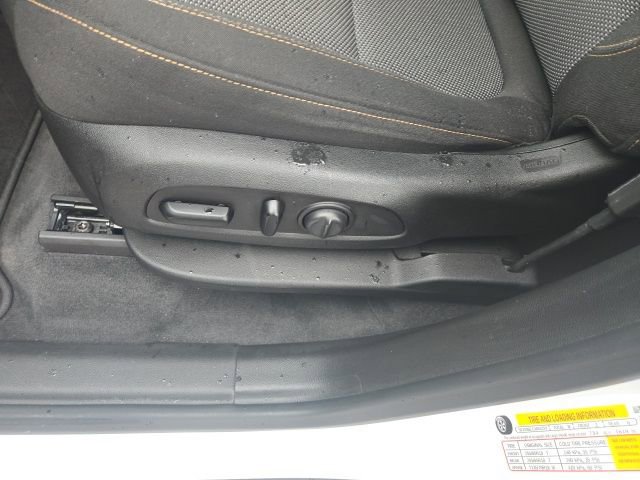 Used 2020 Chevrolet Traverse LT image 13