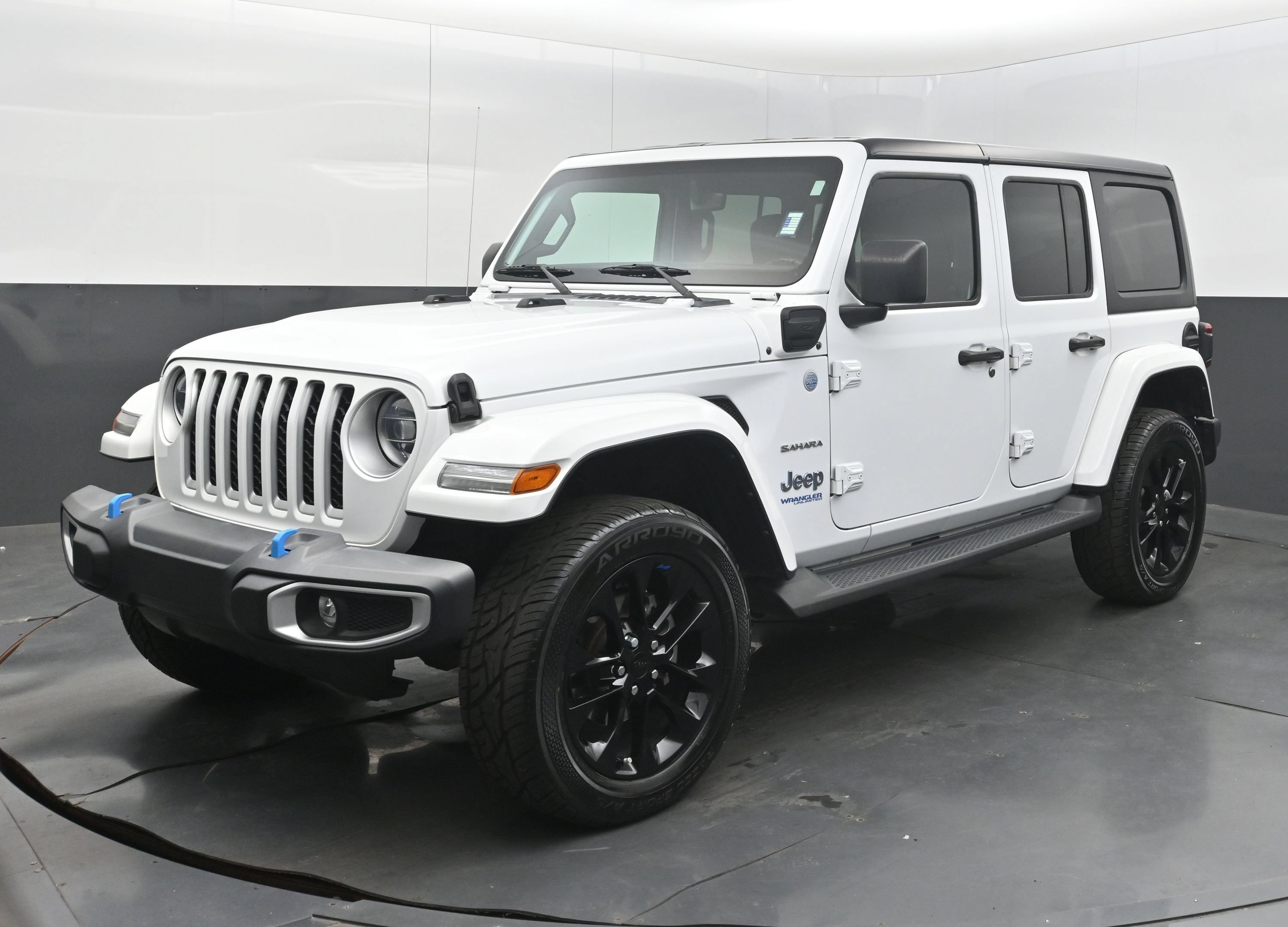 Used 2022 Jeep Wrangler Unlimited Sahara AWD/4WD image 4