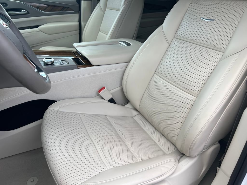 Used 2022 Cadillac Escalade Premium Luxury Platinum image 10