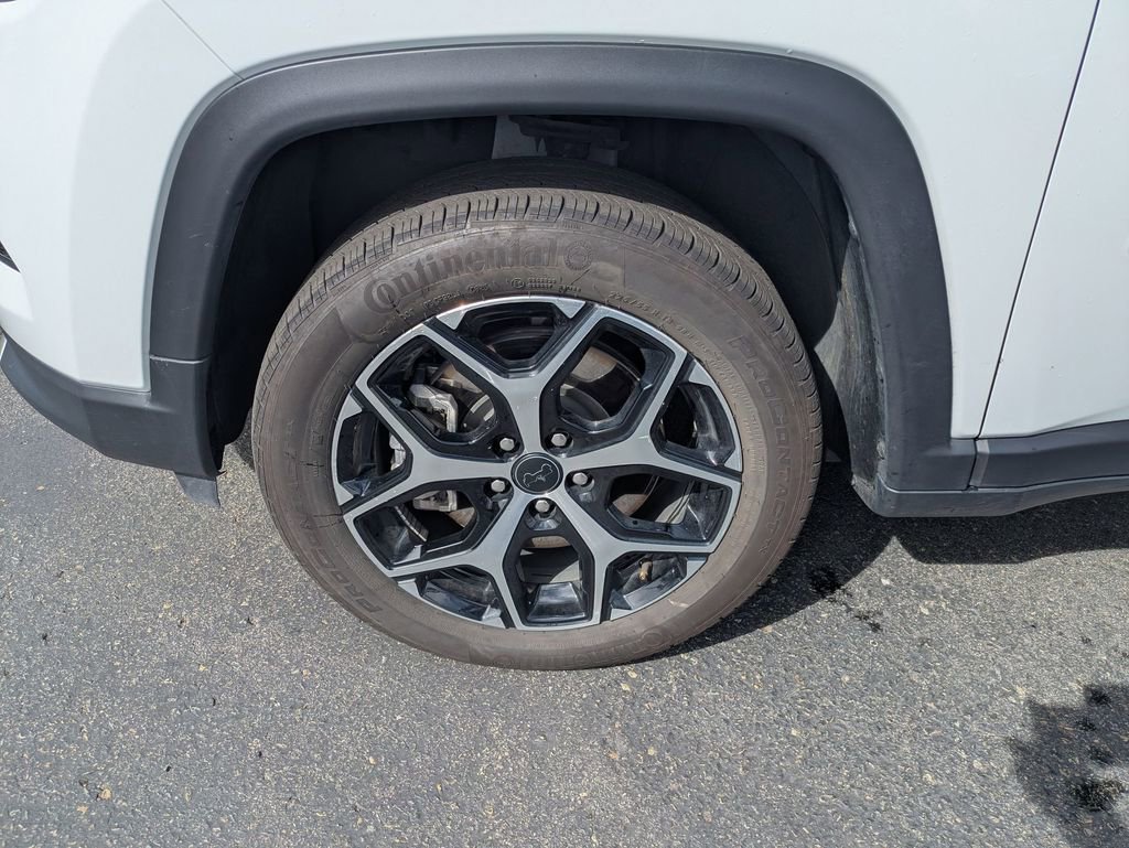 Used 2025 Jeep Compass Limited image 13