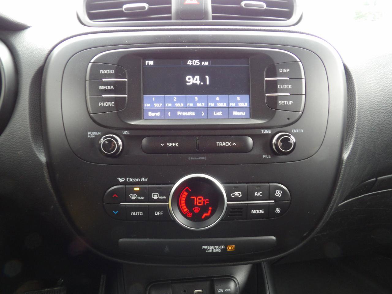 Used 2017 Kia Soul + image 15
