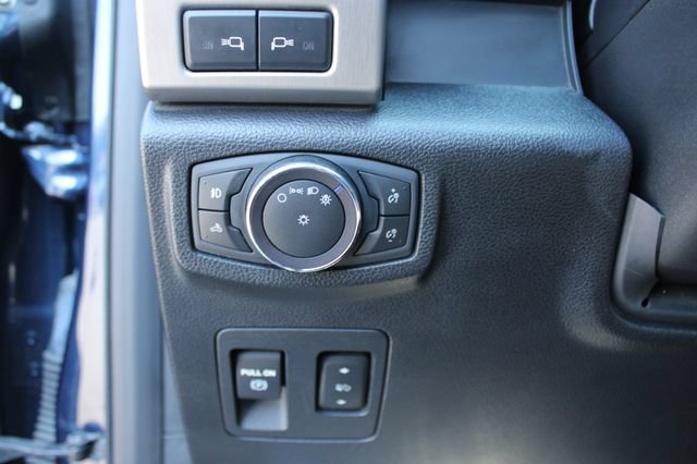 Used 2018 Ford F150 Platinum w/ Equipment Group 701A Luxury AWD/4WD image 16