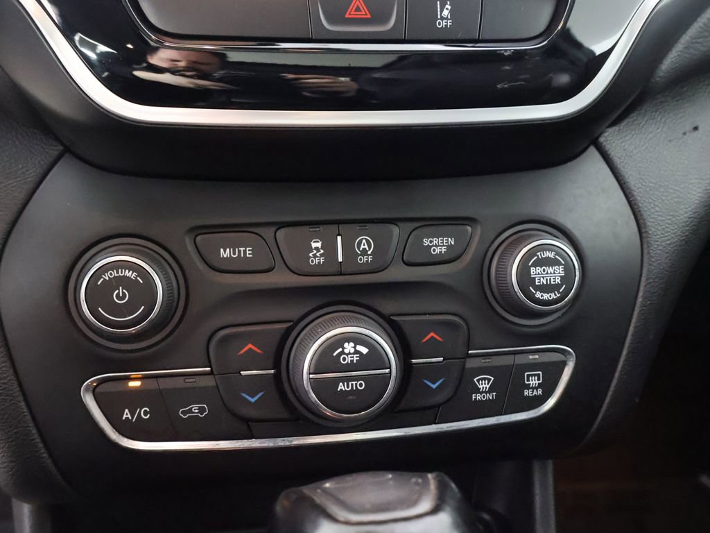 Used 2022 Jeep Cherokee Limited image 44