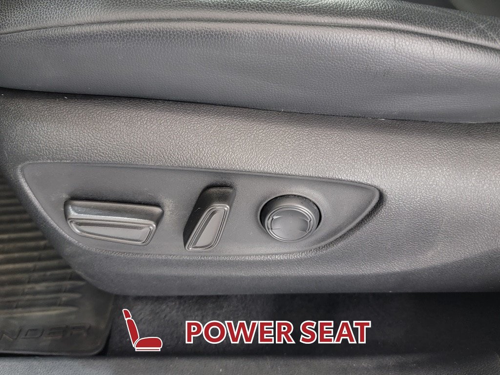 Used 2022 Toyota Highlander XLE AWD/4WD image 15