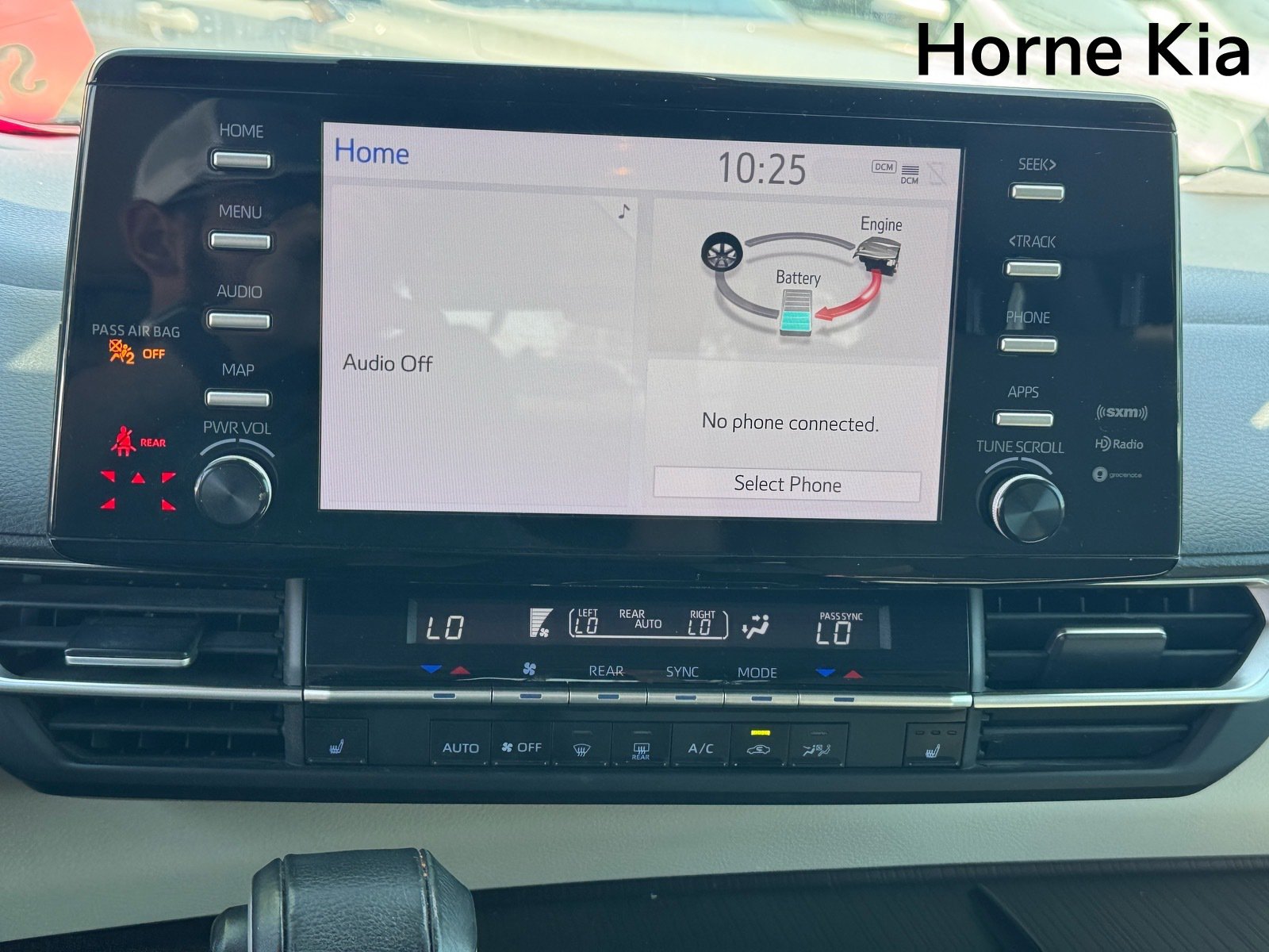 Used 2021 Toyota Sienna XLE FWD image 21