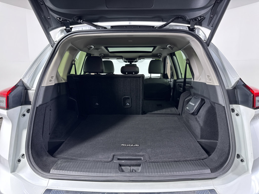 Used 2024 Nissan Rogue SV w/ SV Premium Package image 7