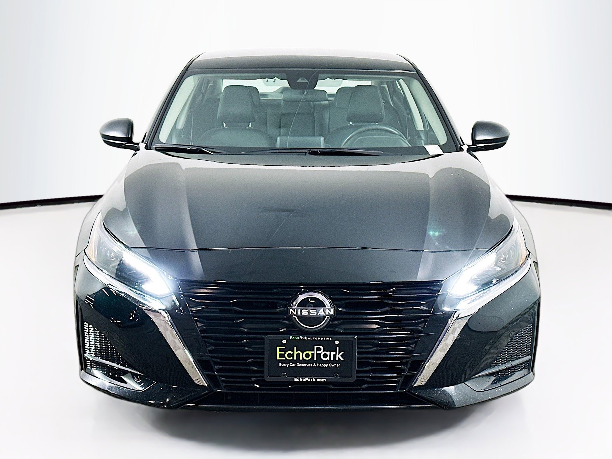 Used 2025 Nissan Altima 2.5 SV image 2