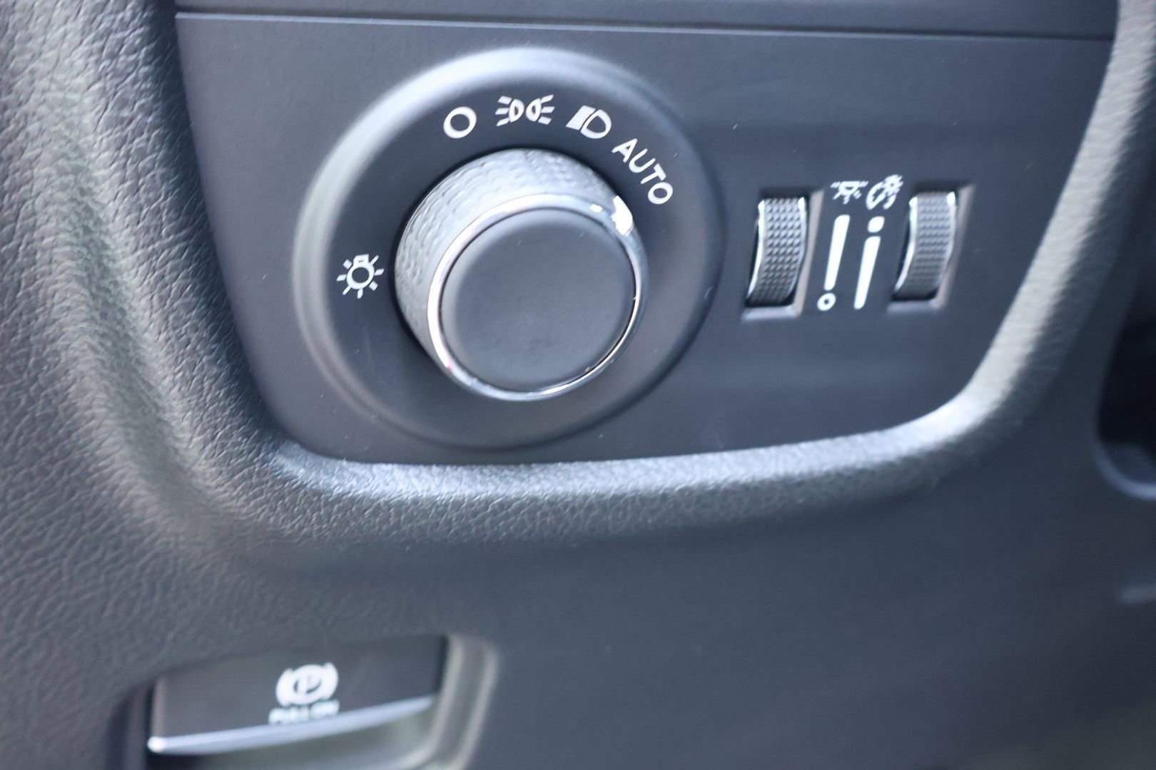 Used 2024 Jeep Grand Cherokee Laredo X AWD/4WD image 19