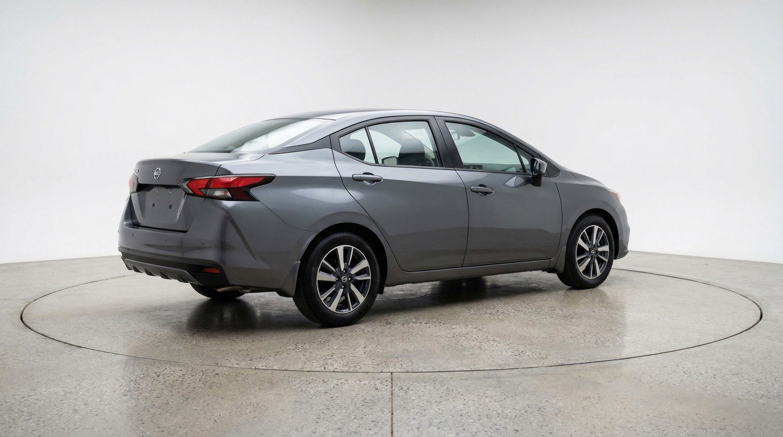 Used 2025 Nissan Versa SV image 9