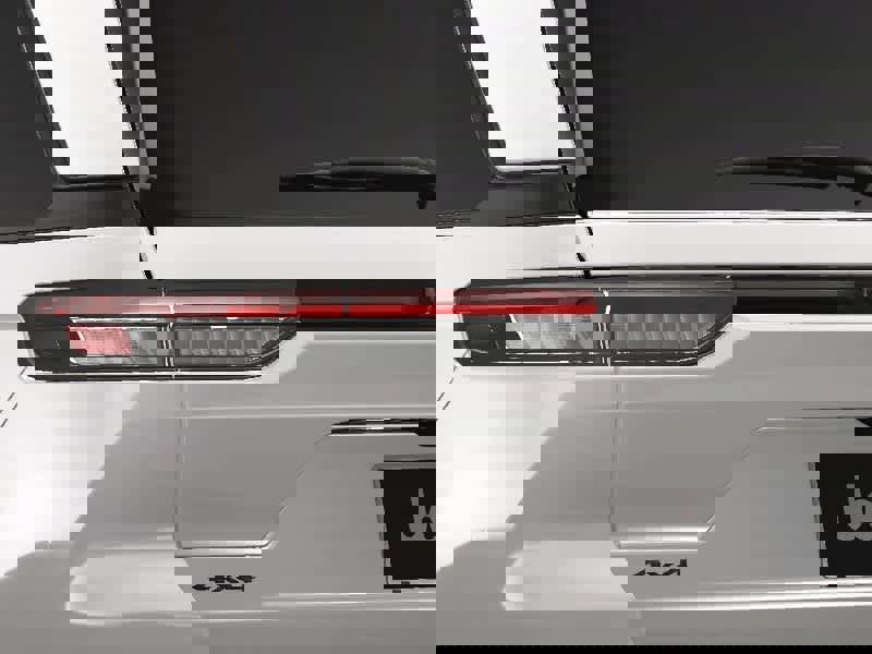 New 2025 Jeep Grand Cherokee Limited w/ Black Appearance Package image 11