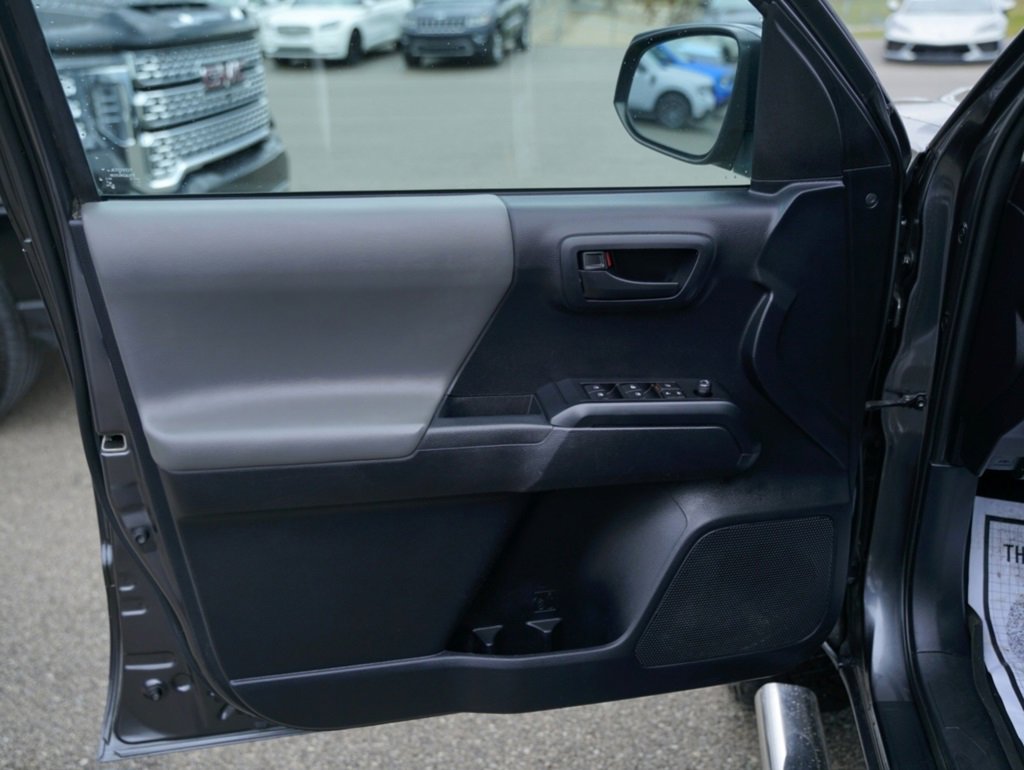 Used 2019 Toyota Tacoma SR w/ SR Convenience Package image 18