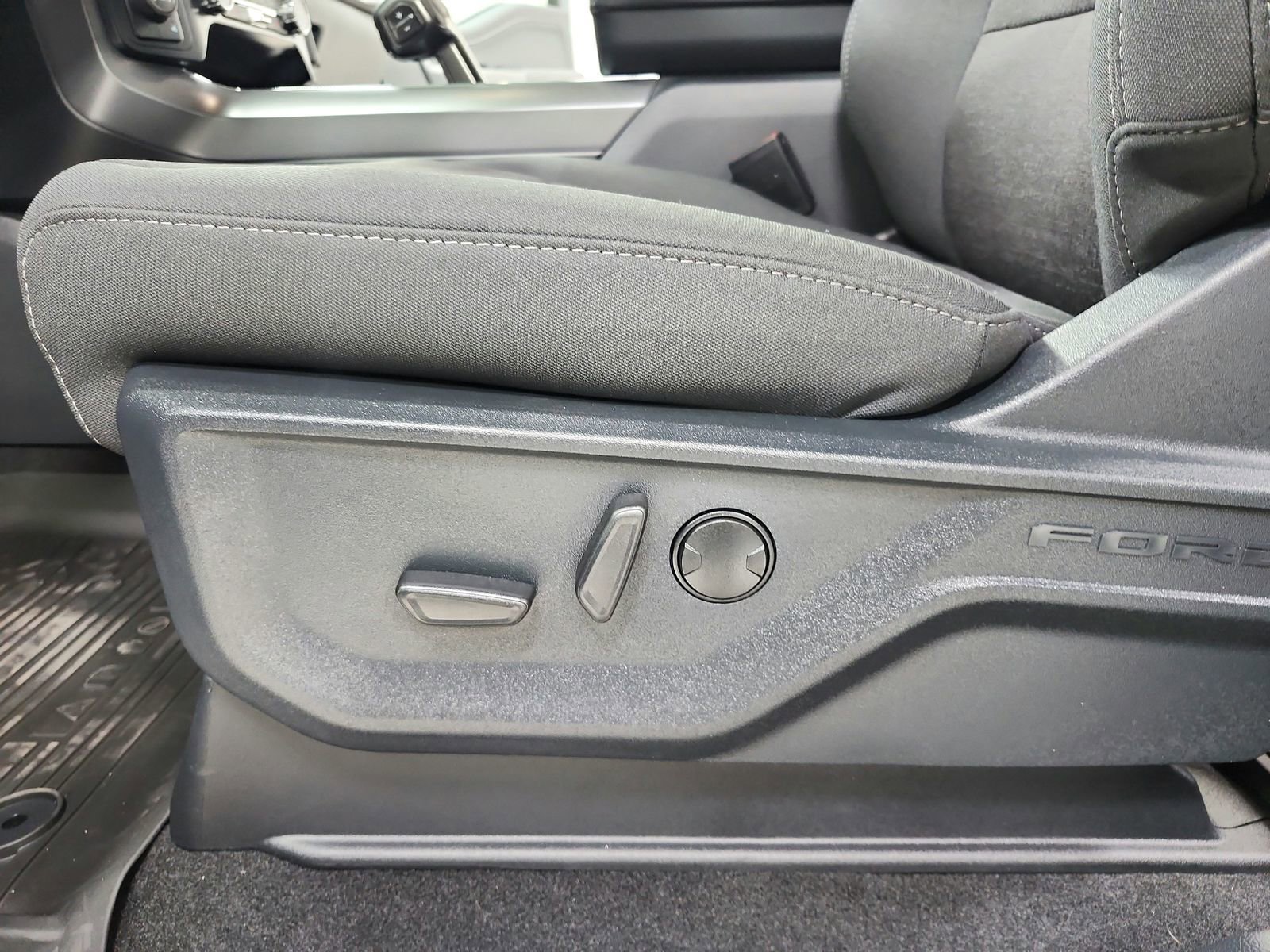 New 2026 Ford F150 XLT w/ Equipment Group 302A MID image 20