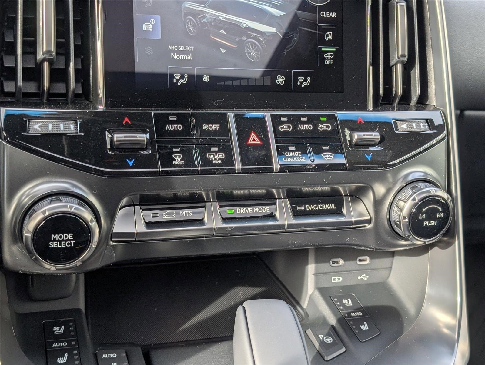 New 2026 Lexus LX 700h Luxury image 28