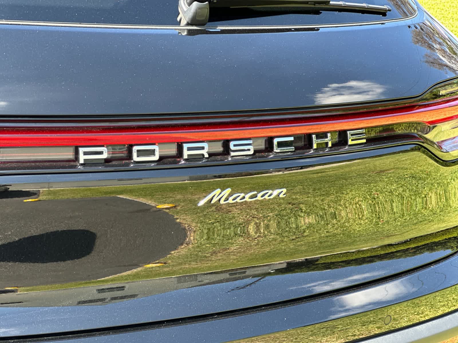 New 2026 Porsche Macan AWD/4WD image 31
