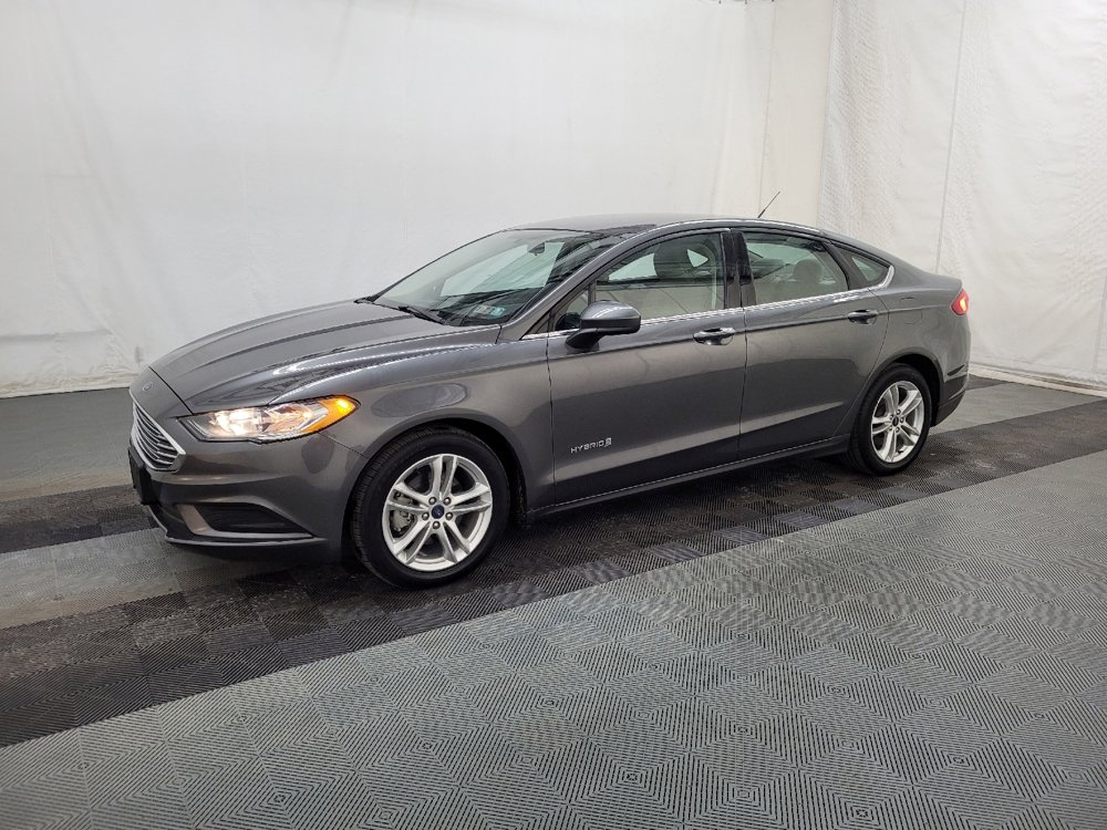 Used 2018 Ford Fusion S image 2