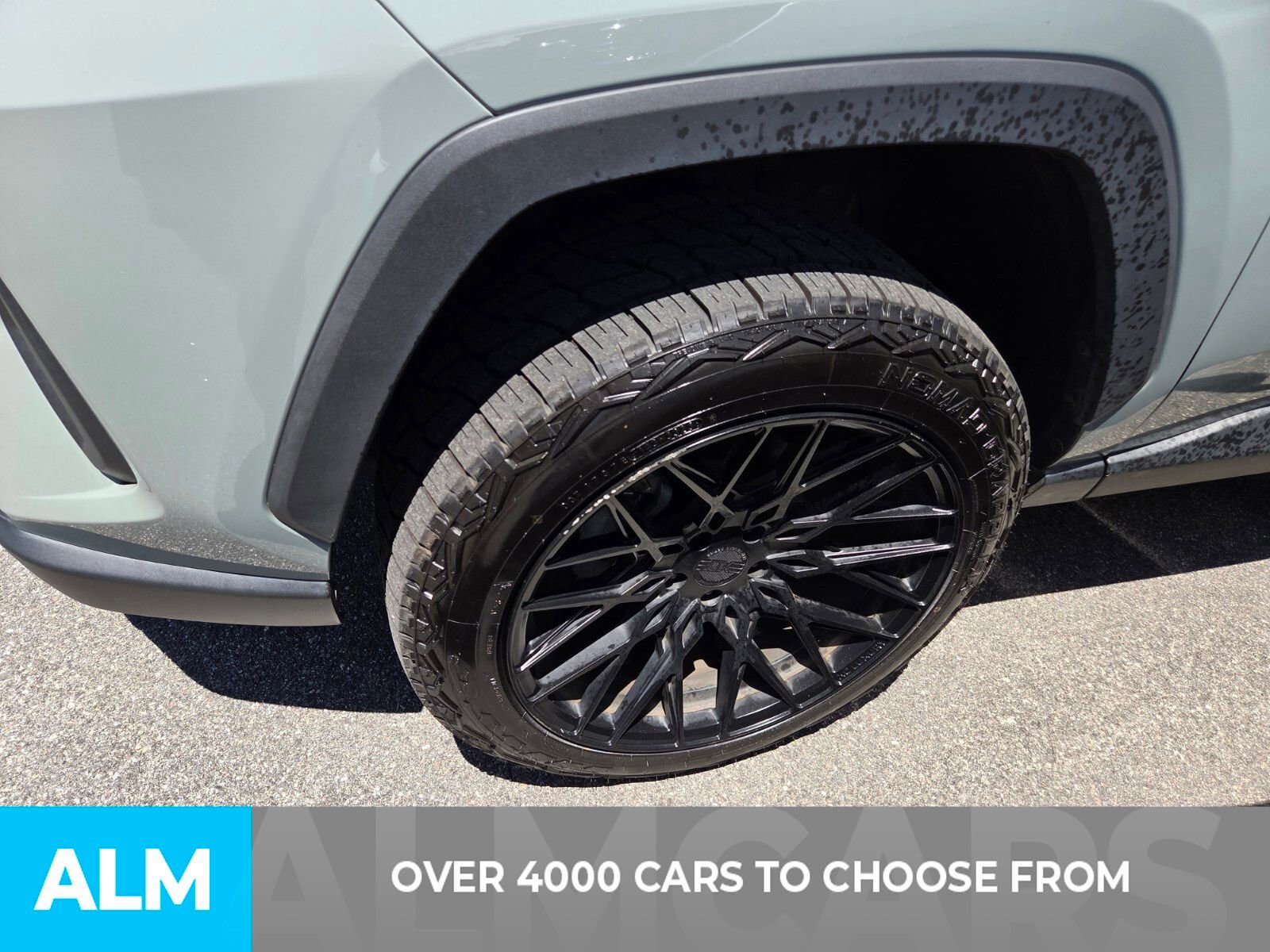 Used 2022 Toyota RAV4 XLE w/ Convenience Package FWD image 3
