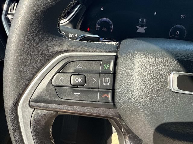 Used 2023 Jeep Grand Cherokee Altitude AWD/4WD image 36