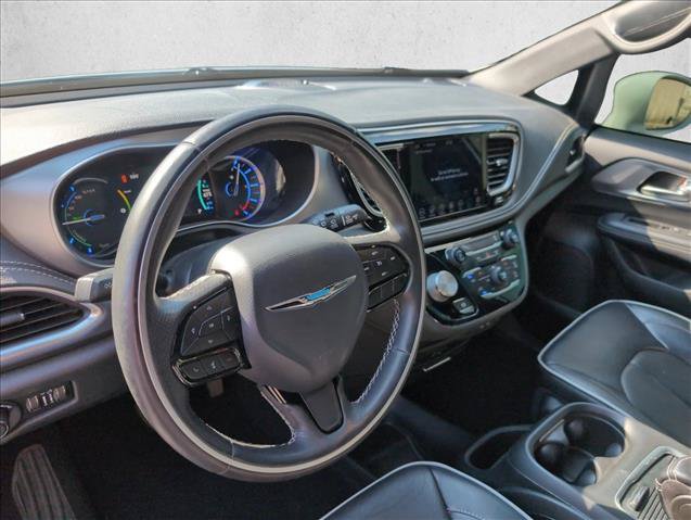 Used 2020 Chrysler Pacifica Limited w/ S Appearance Package FWD image 9