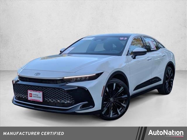 Used 2023 Toyota Crown Platinum image 1