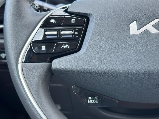 New 2026 Kia Niro EX FWD image 8