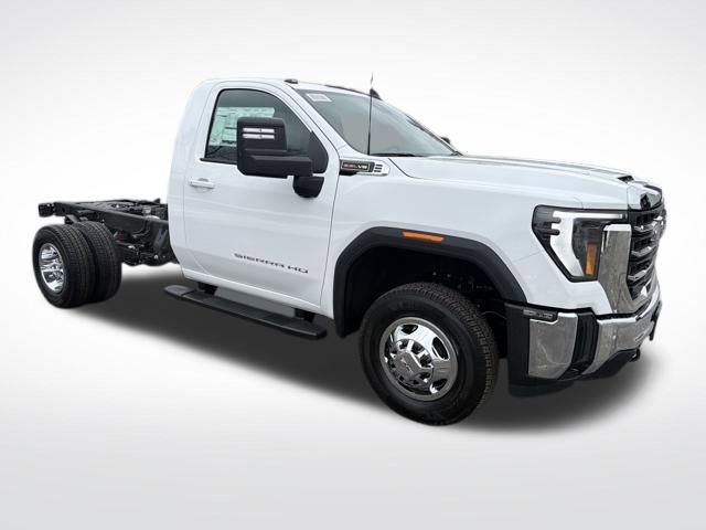 New 2026 GMC Sierra 3500 SLE w/ SLE Convenience Package image 7