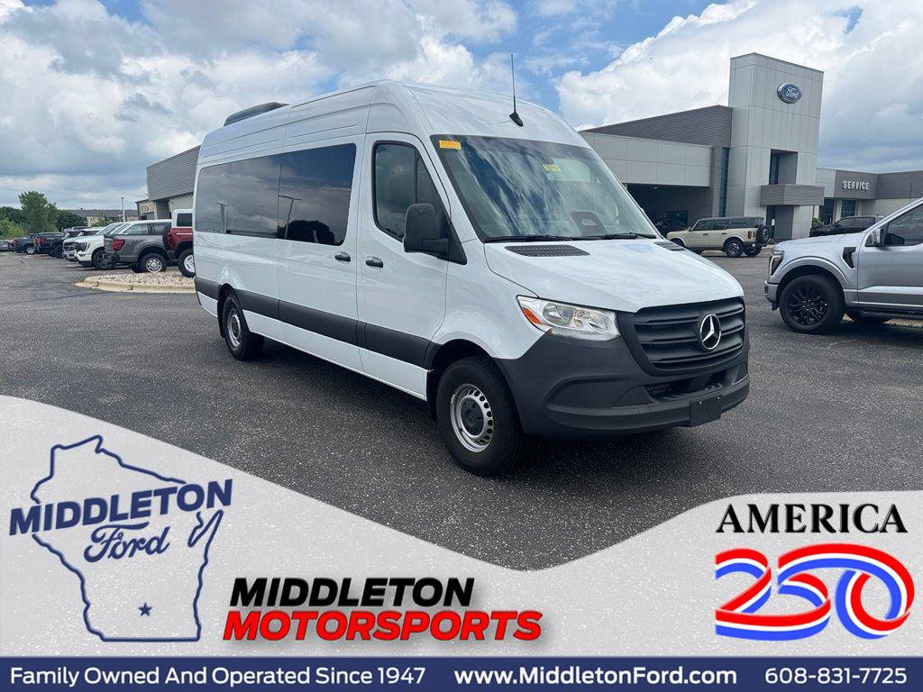 Used 2025 Mercedes-Benz Sprinter 2500 image 1