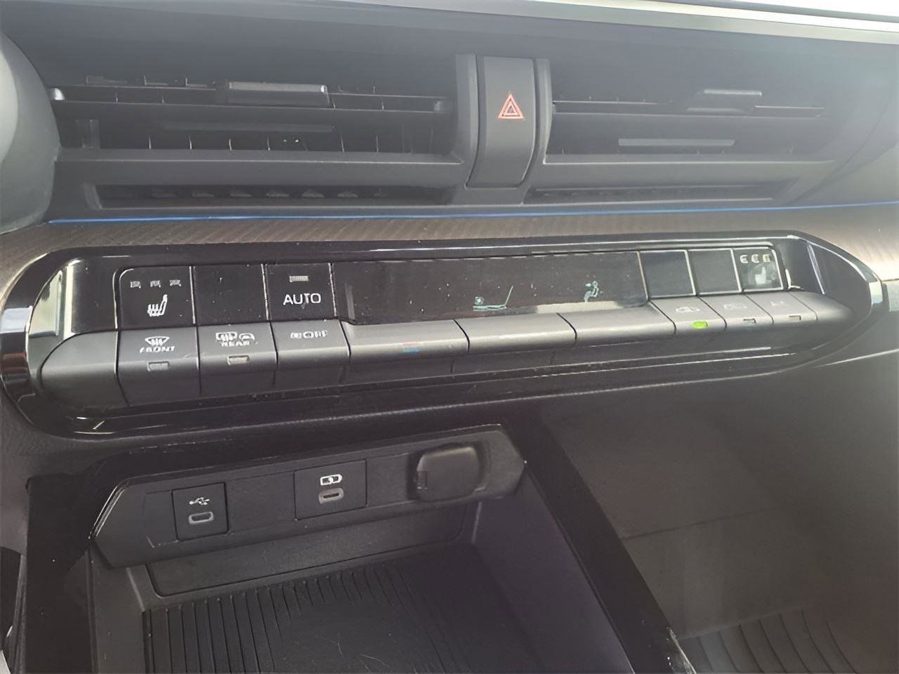 Used 2024 Toyota Prius XLE image 14