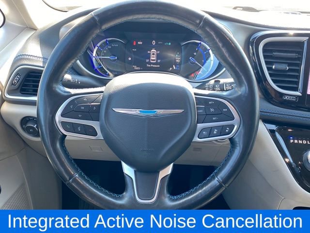 Used 2021 Chrysler Pacifica Touring-L image 8