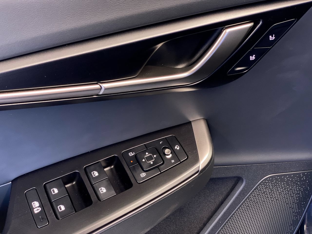 New 2026 Kia EV6 Wind RWD image 18