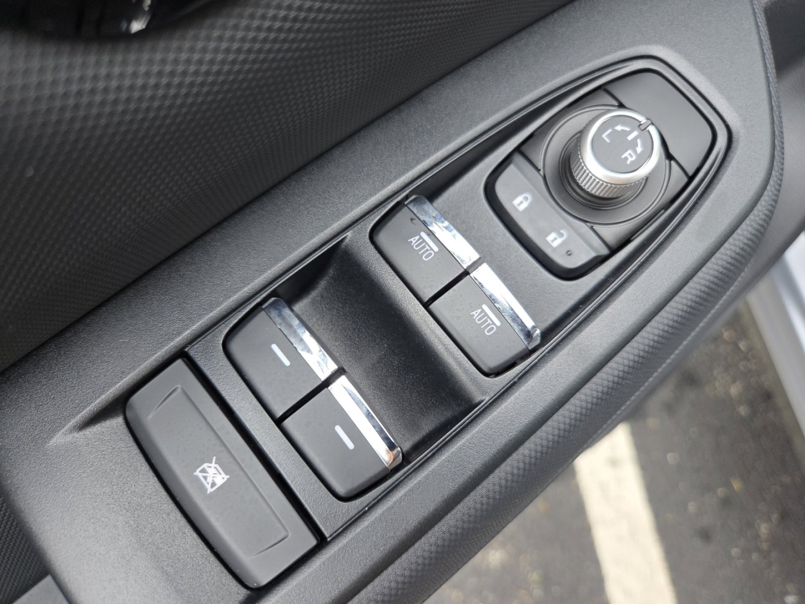 Used 2025 Subaru Forester Limited w/ Popular Package #2 image 30