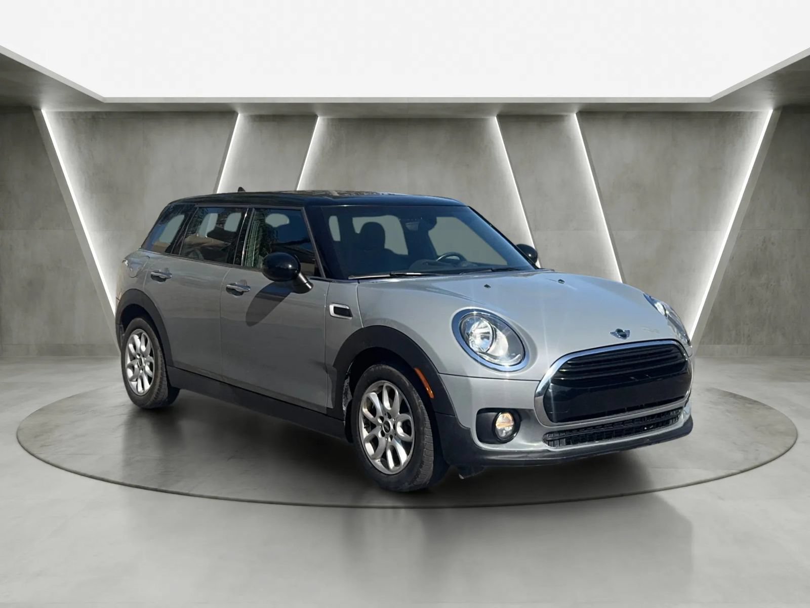 Used 2016 MINI Cooper Clubman FWD image 10