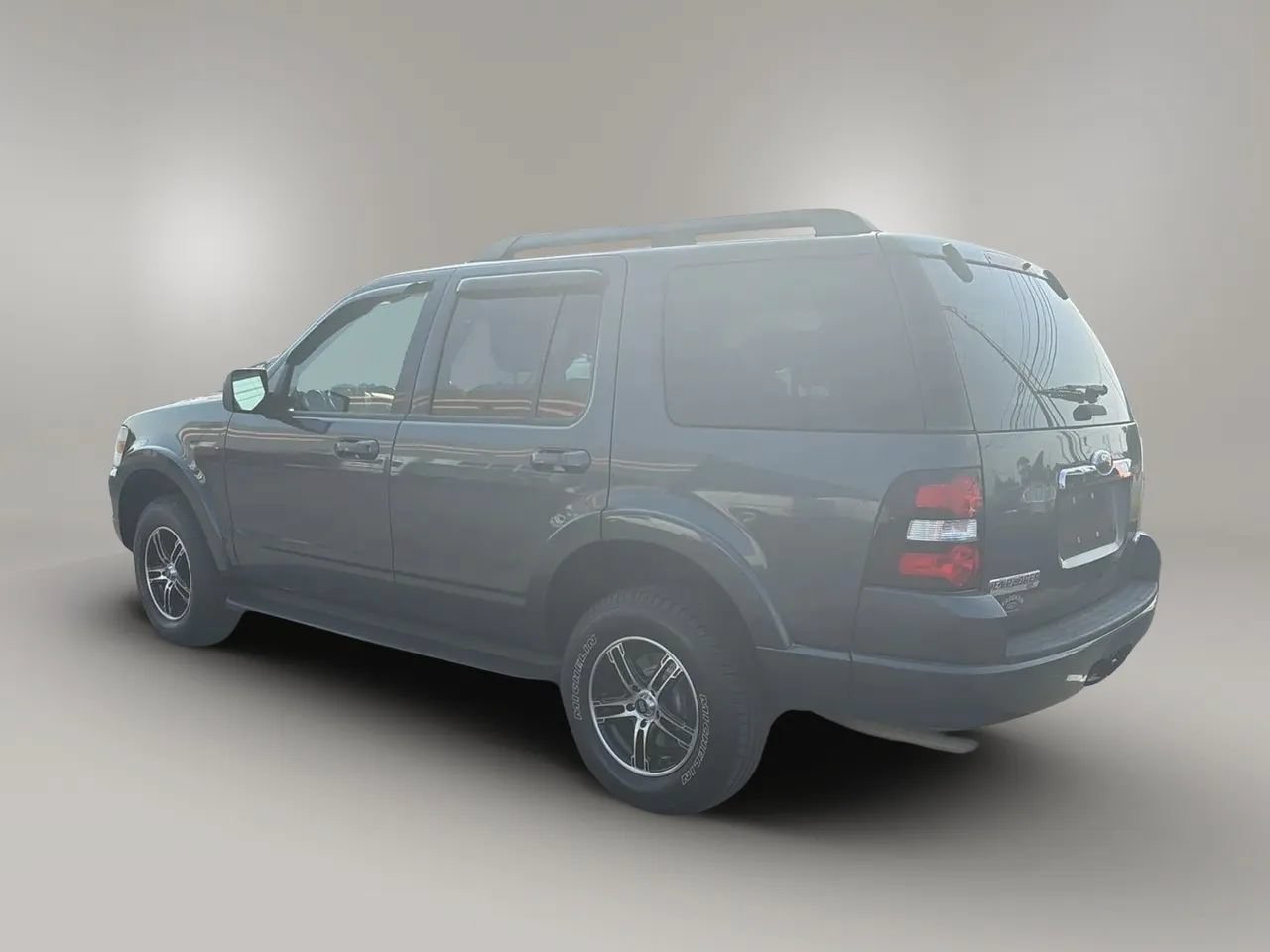 Used 2010 Ford Explorer XLT AWD/4WD image 4