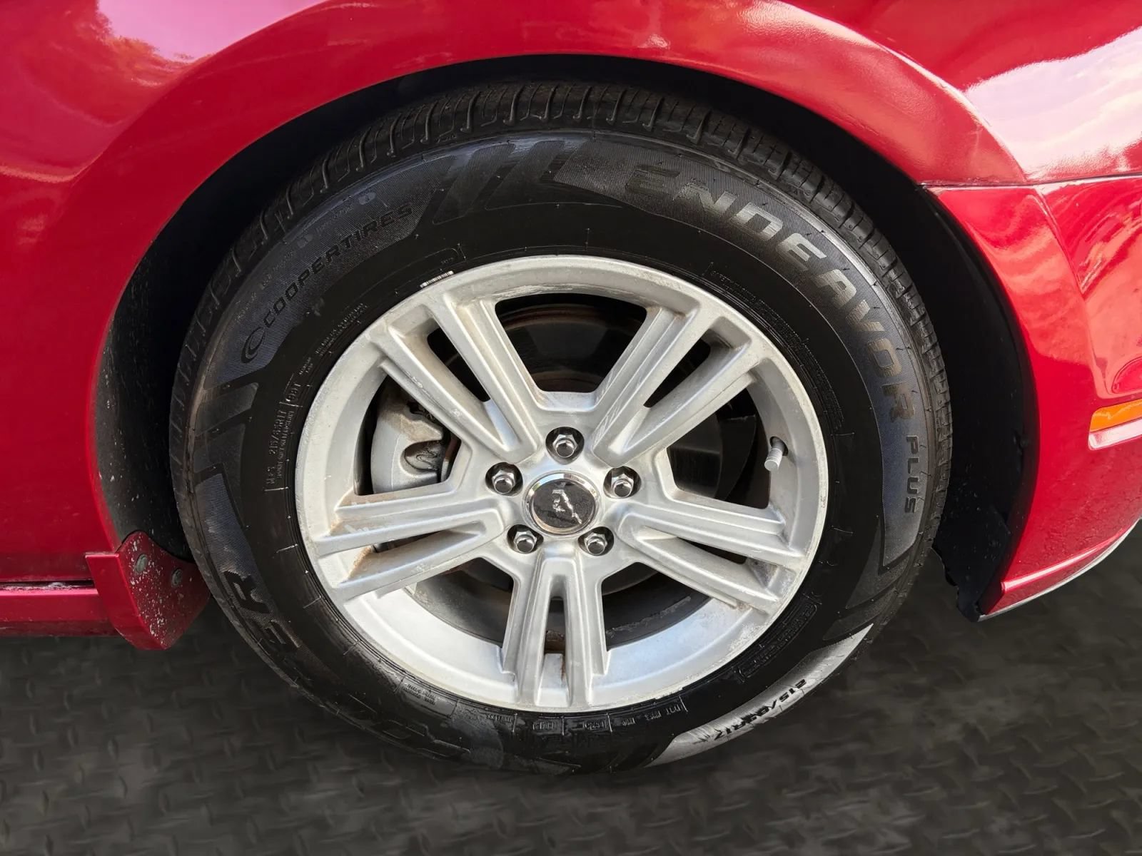 Used 2013 Ford Mustang Coupe RWD image 33