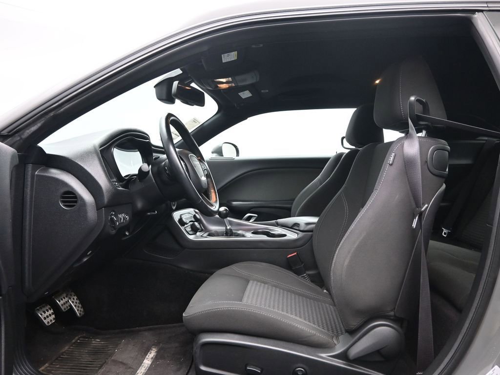Used 2017 Dodge Challenger R/T image 16